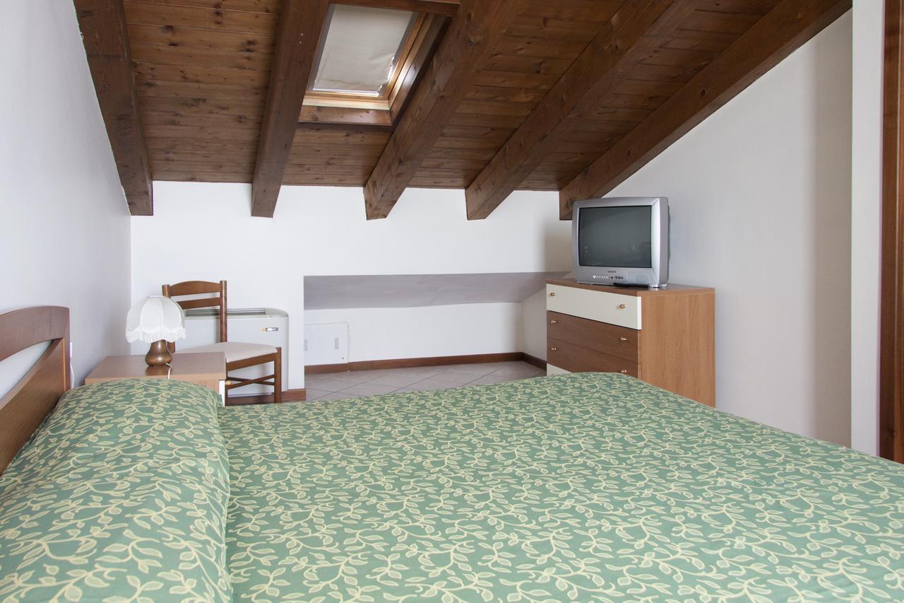 Lauri & Faggi Aparthotel Desenzano del Garda Exterior photo